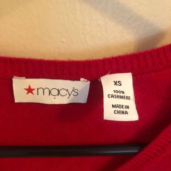 Macy's 100% cashmere V-Neck sweater in red, size XS - Picture 3 of 4